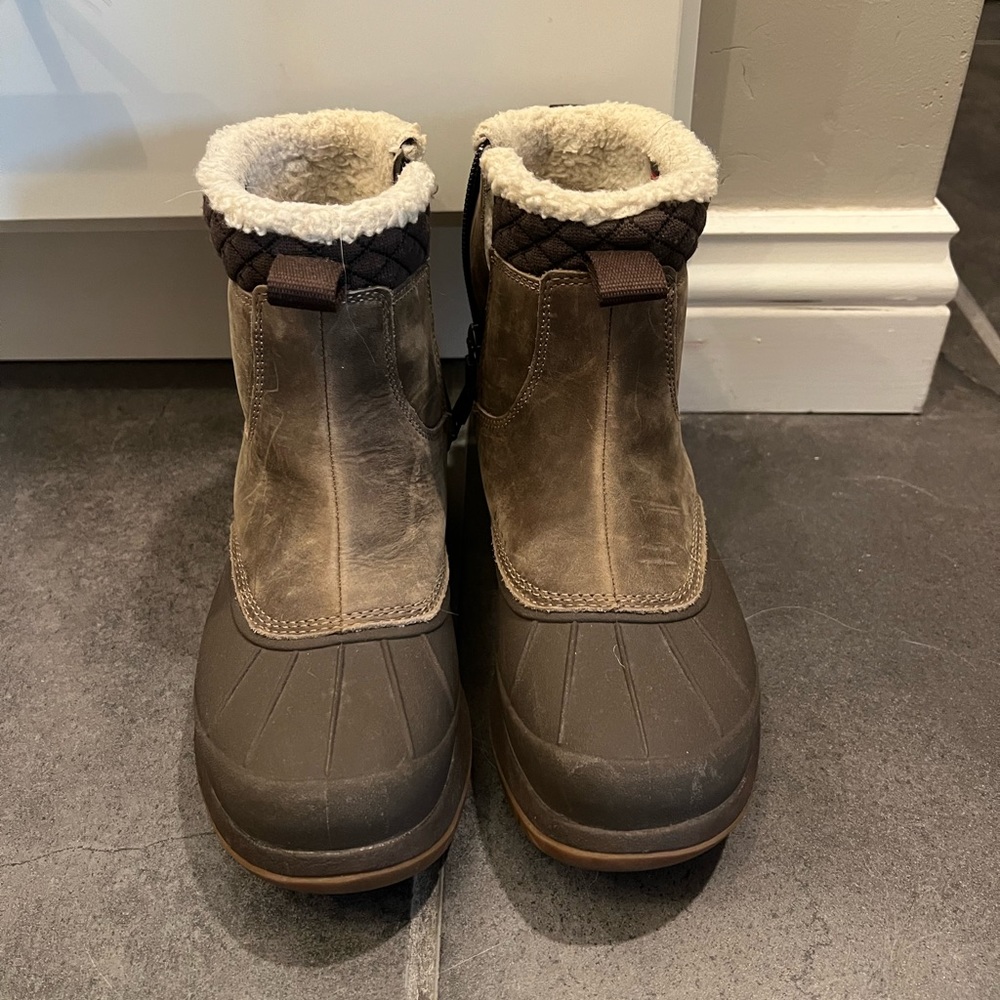 L.L. Bean ladies Storm Chaser Boots size 7 medium